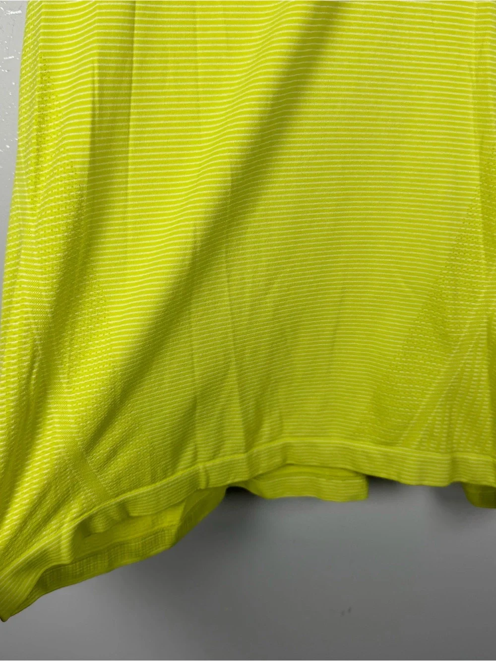 Athleta Momentum Seamless Racerback Tank Top Neon Yellow Size XL Gym Running